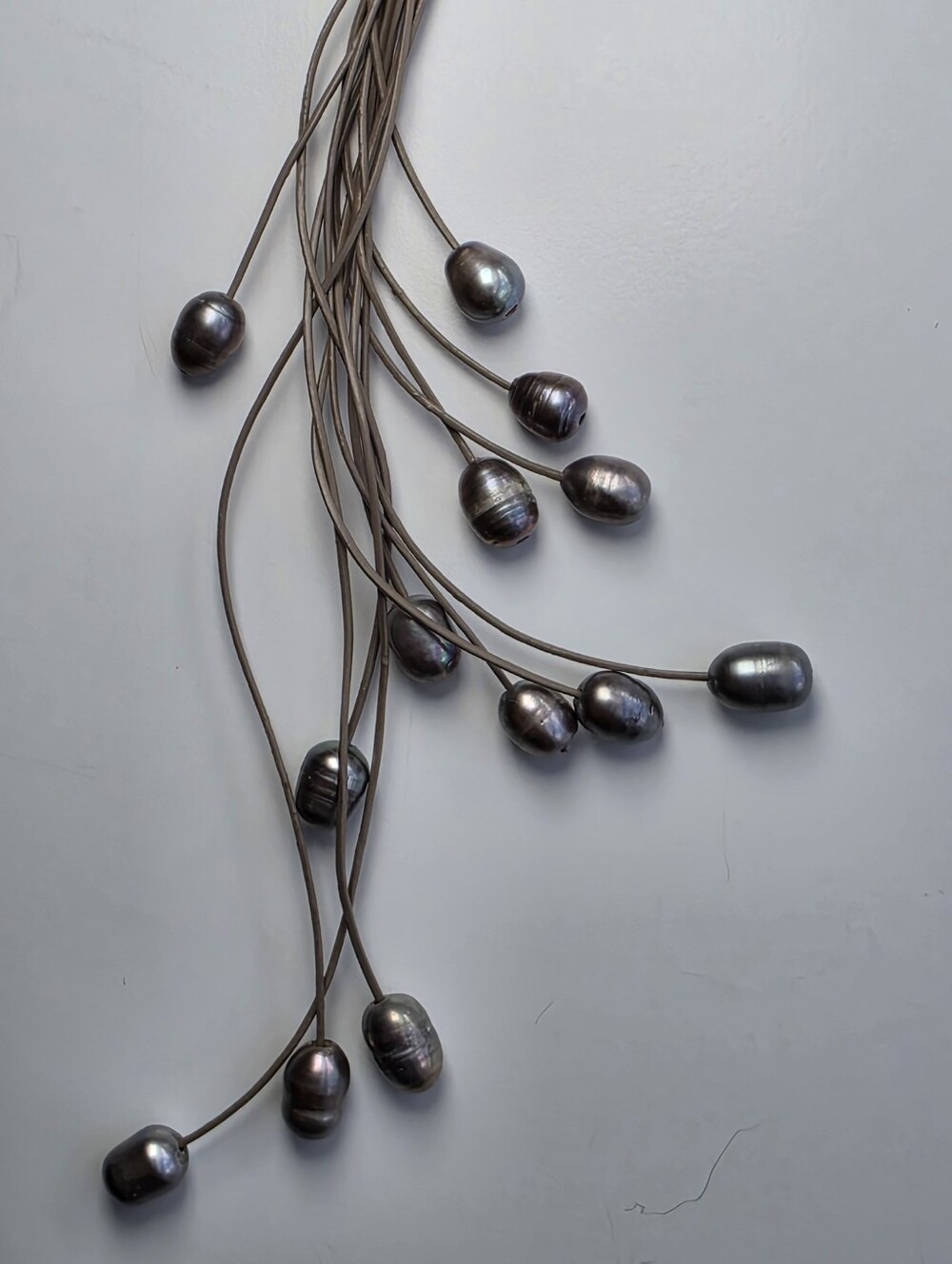 Multi-Strand Grey and Silver-Tone Lariat Necklace w Pearls w magnetic closure - Picture 4 of 9